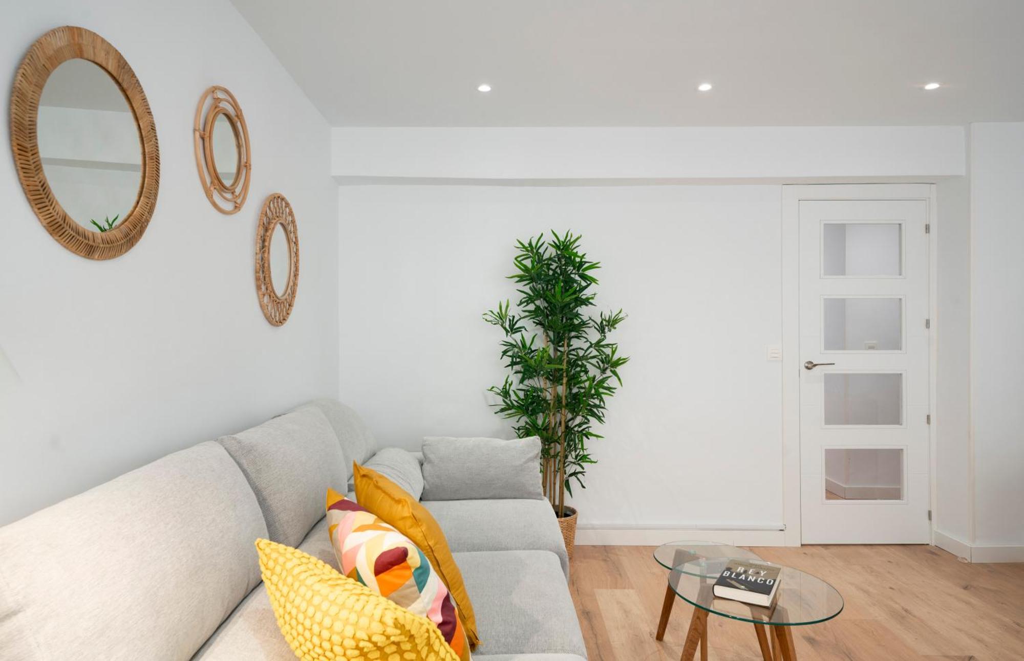 Ronda Suites Junto Estacion Tren Y Hospitales グラナダ エクステリア 写真