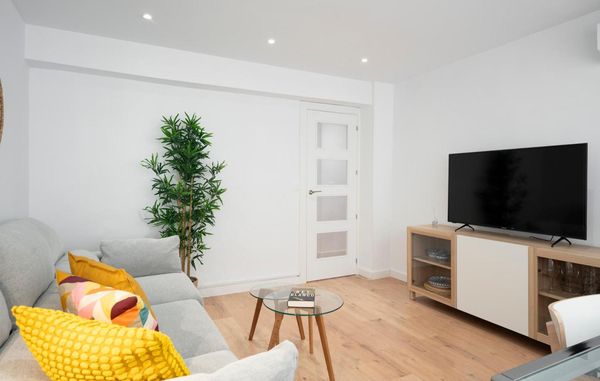 Ronda Suites Junto Estacion Tren Y Hospitales グラナダ エクステリア 写真